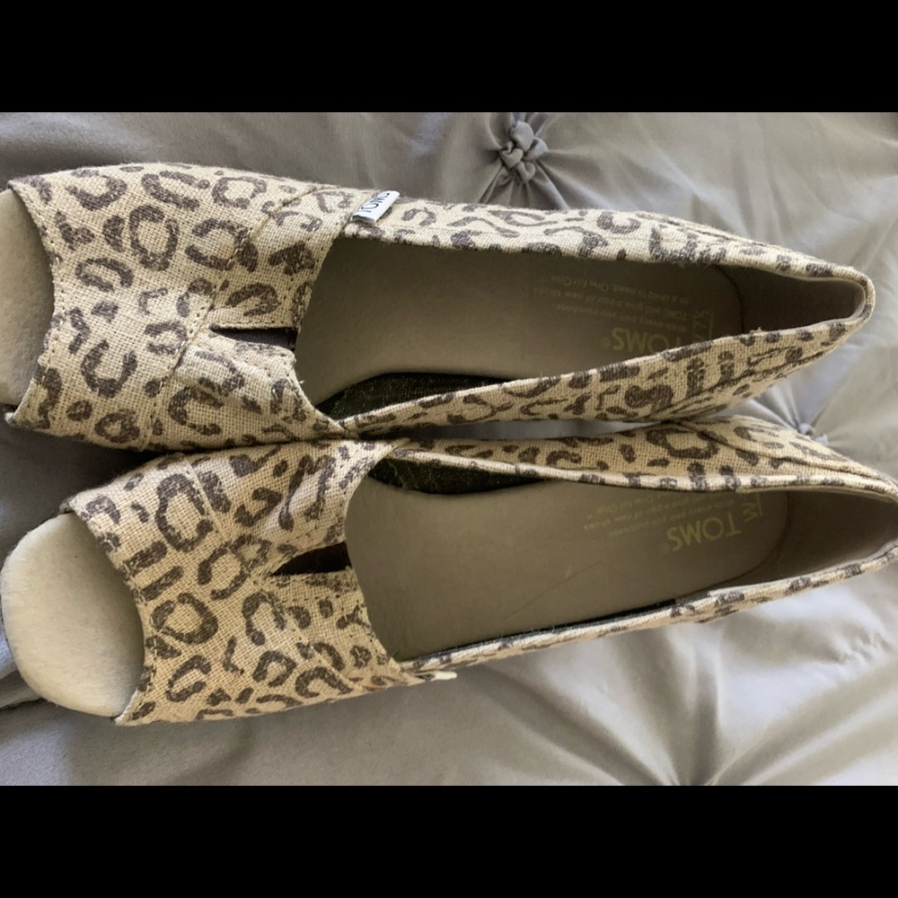 TOMS Leopard Print Wedge